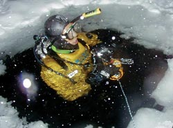 氷下潜水訓練