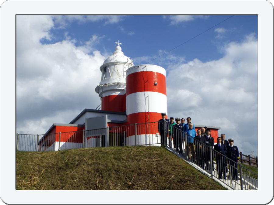 ���ϒ������ꂽ���a�R������o�b�N�ɋL�O�B�e���Ă����