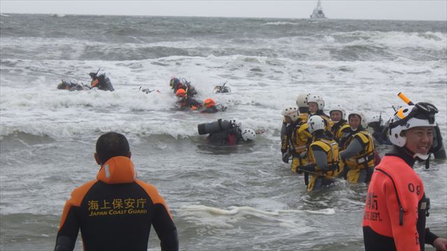 ���P�������{���邽�߁A�C�l���牫�����Ɍ����ēW�J���̊e�@�֐����m�B��O���̓��������m�ƁA��O�E�̐Ύ���h�������m�͌P���w�����B���Ɍ����Ă���̂́A�����D�u�ق�ׂv