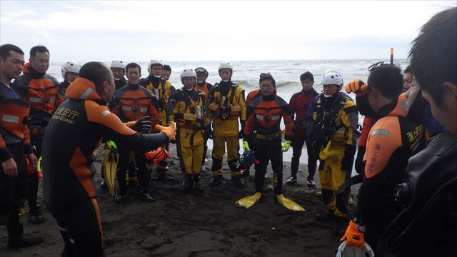 �ŏ��̑{���P�����I���A�����m�Ԃ̈ӎv�a�ʂ̕��@�i���M���j���ɂ��đō������s���e�@�֐����m