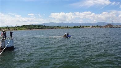 �C����S�p�g���[�����o��