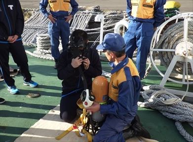 ���C�t�[���𑕒�