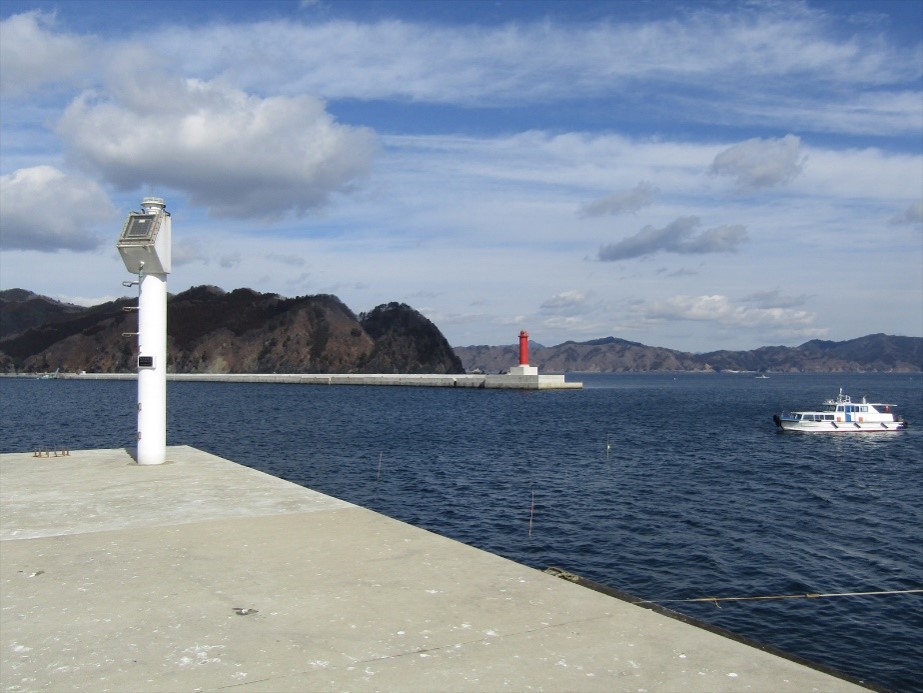 釜石港湾口南防波堤灯台画像