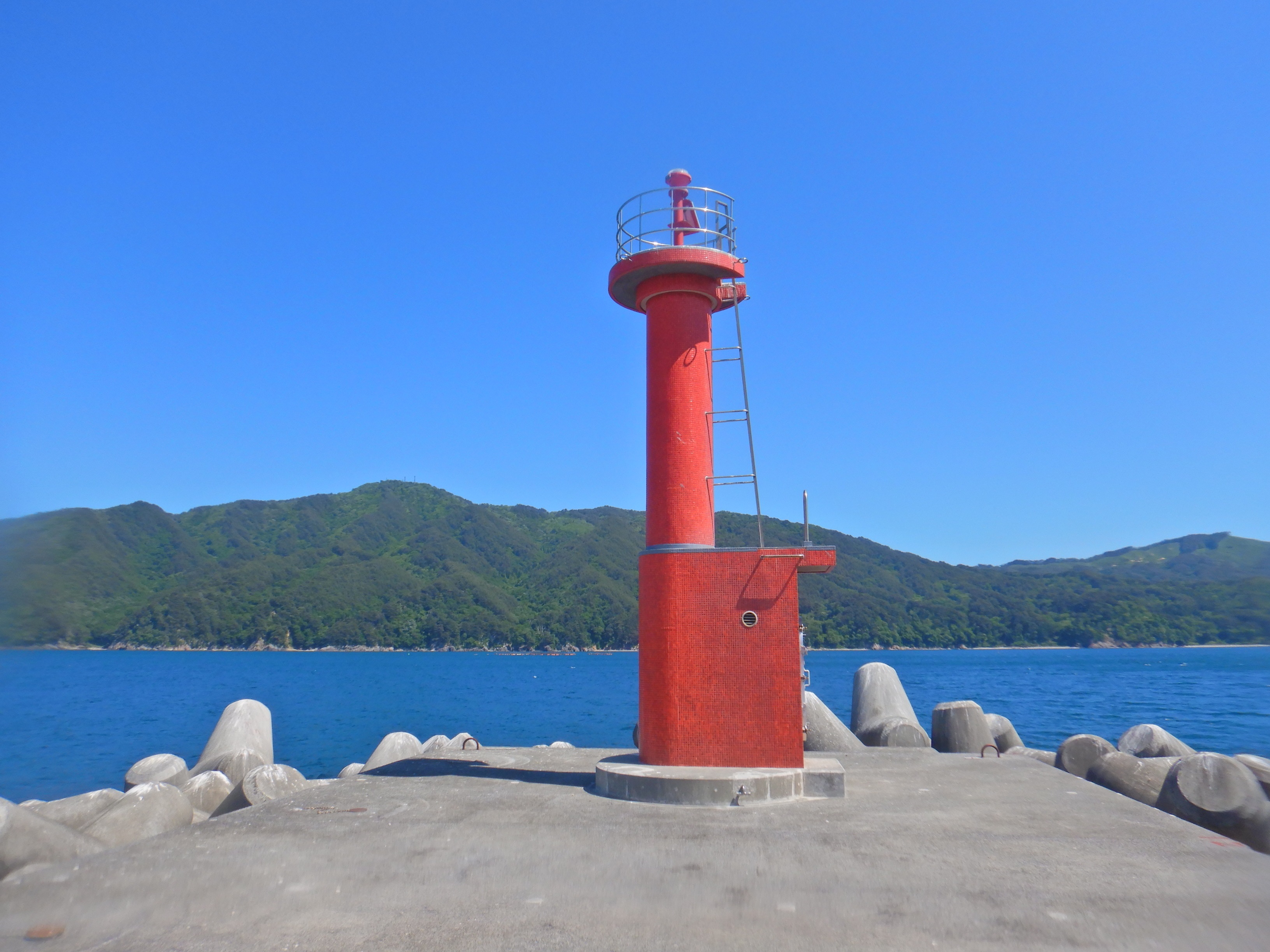 宮古港藤原防波堤灯台画像