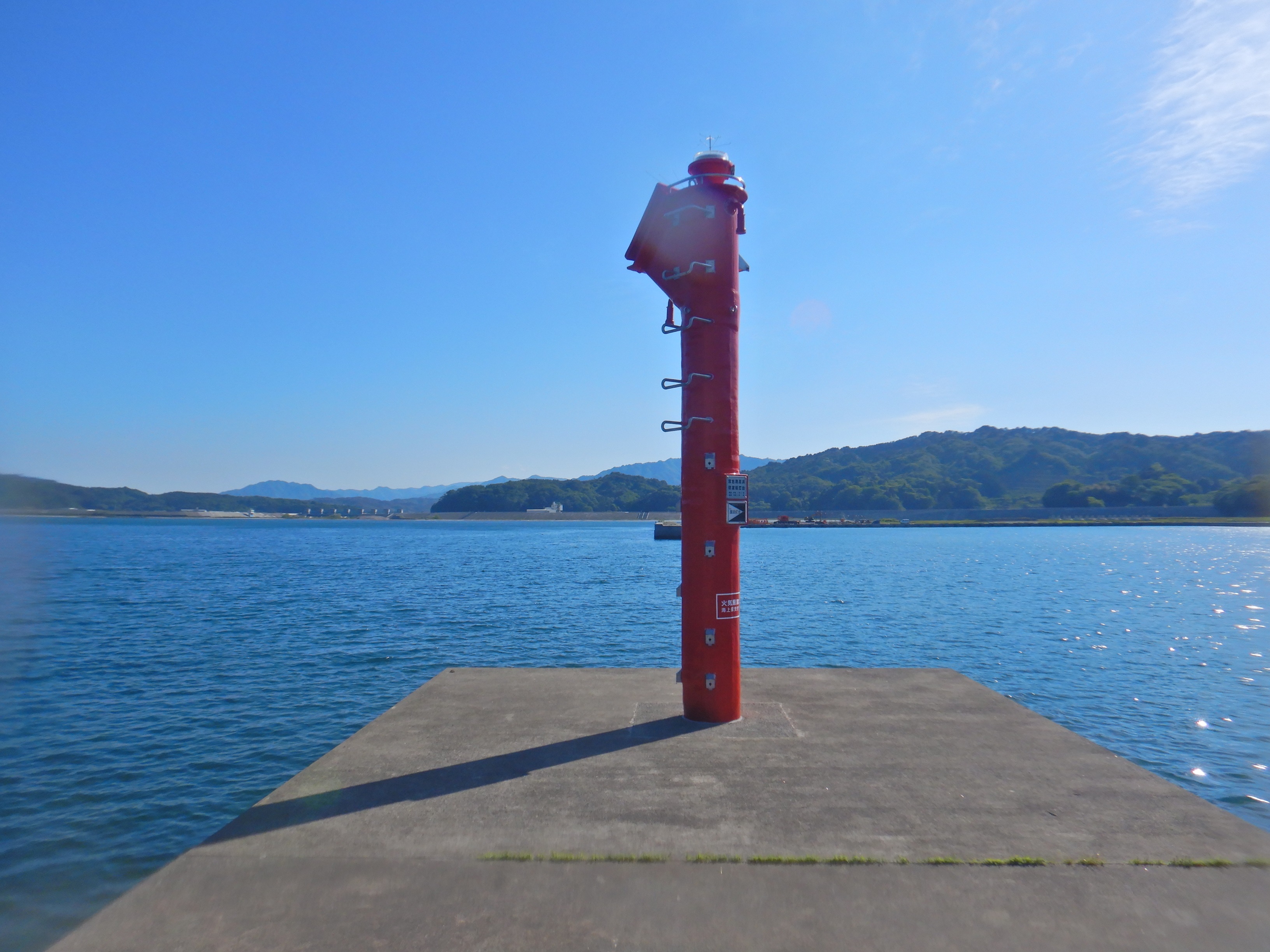 宮古港高浜防波堤灯台画像