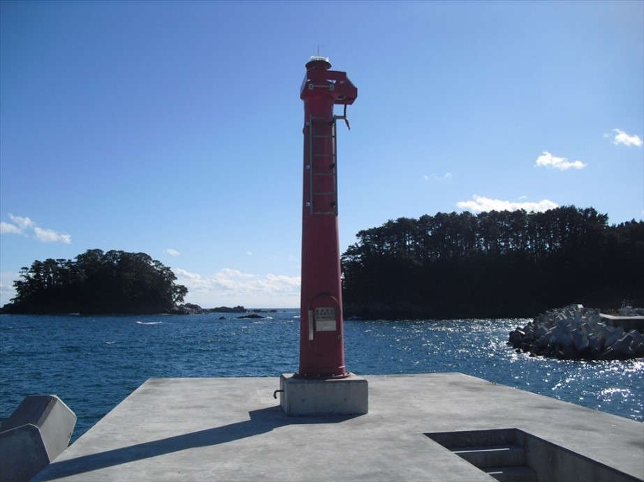 根岬港北防波堤灯台画像