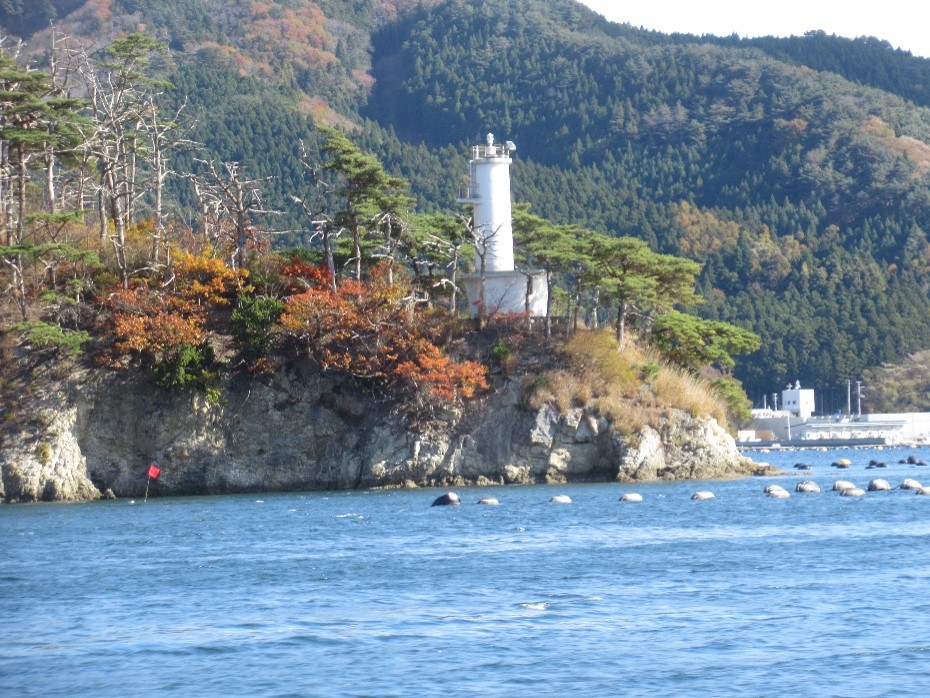 大船渡港珊瑚島南灯台画像