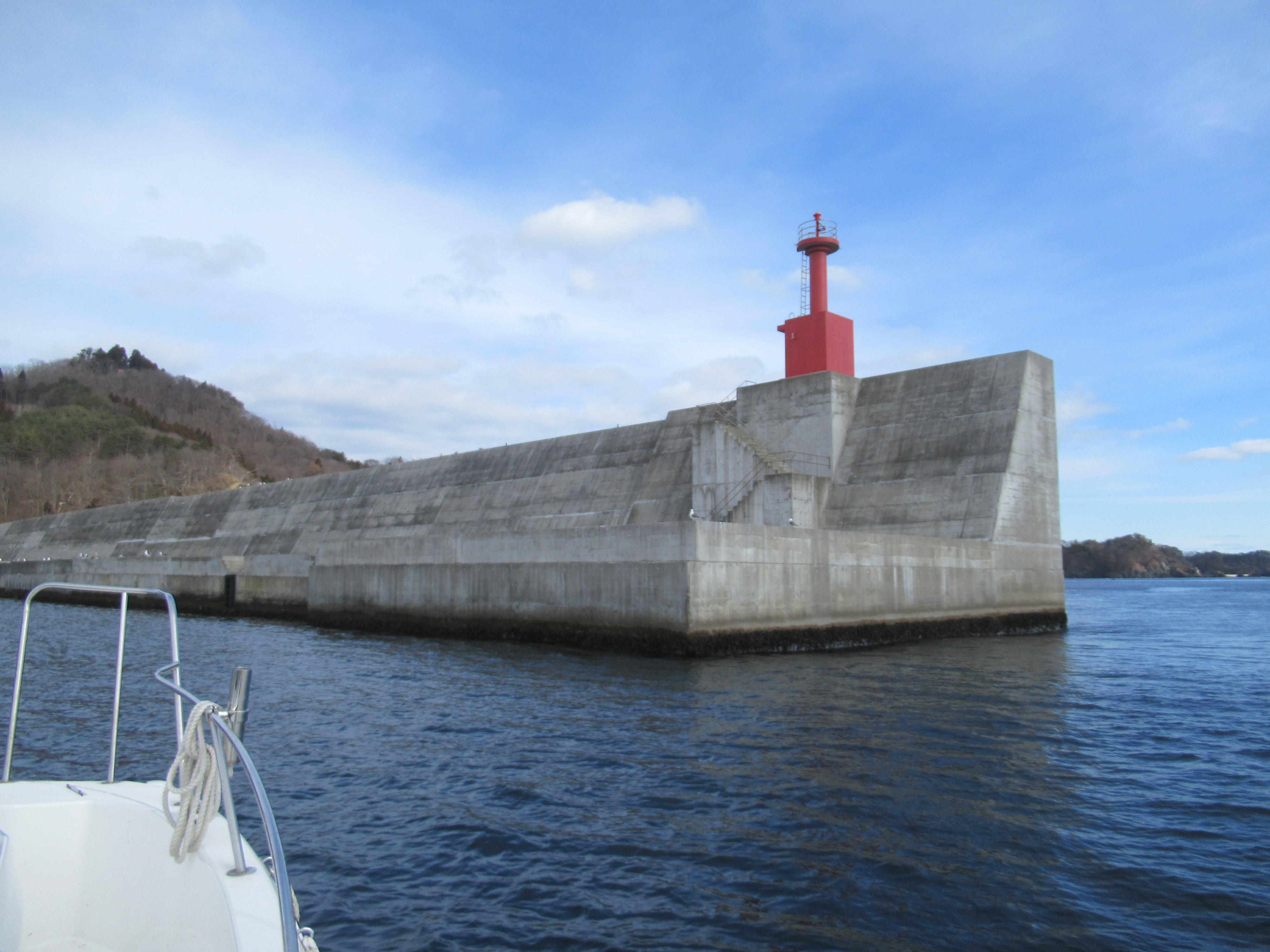 大船渡港湾口北防波堤灯台画像