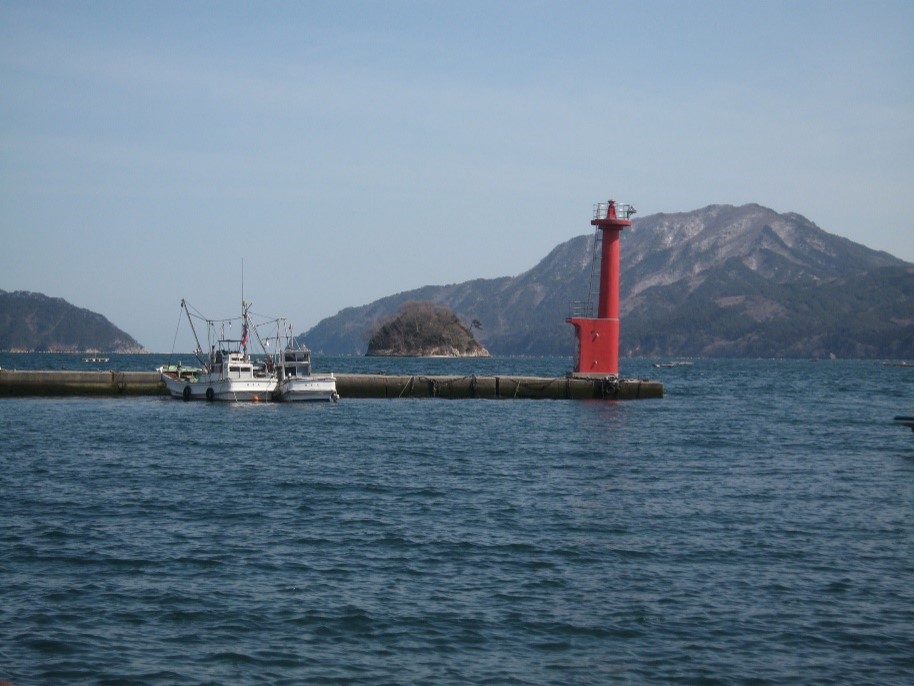 織笠港北防波堤灯台画像