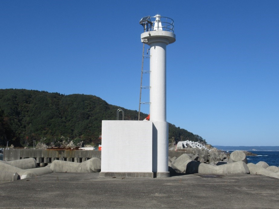 太田名部港南防波堤灯台画像