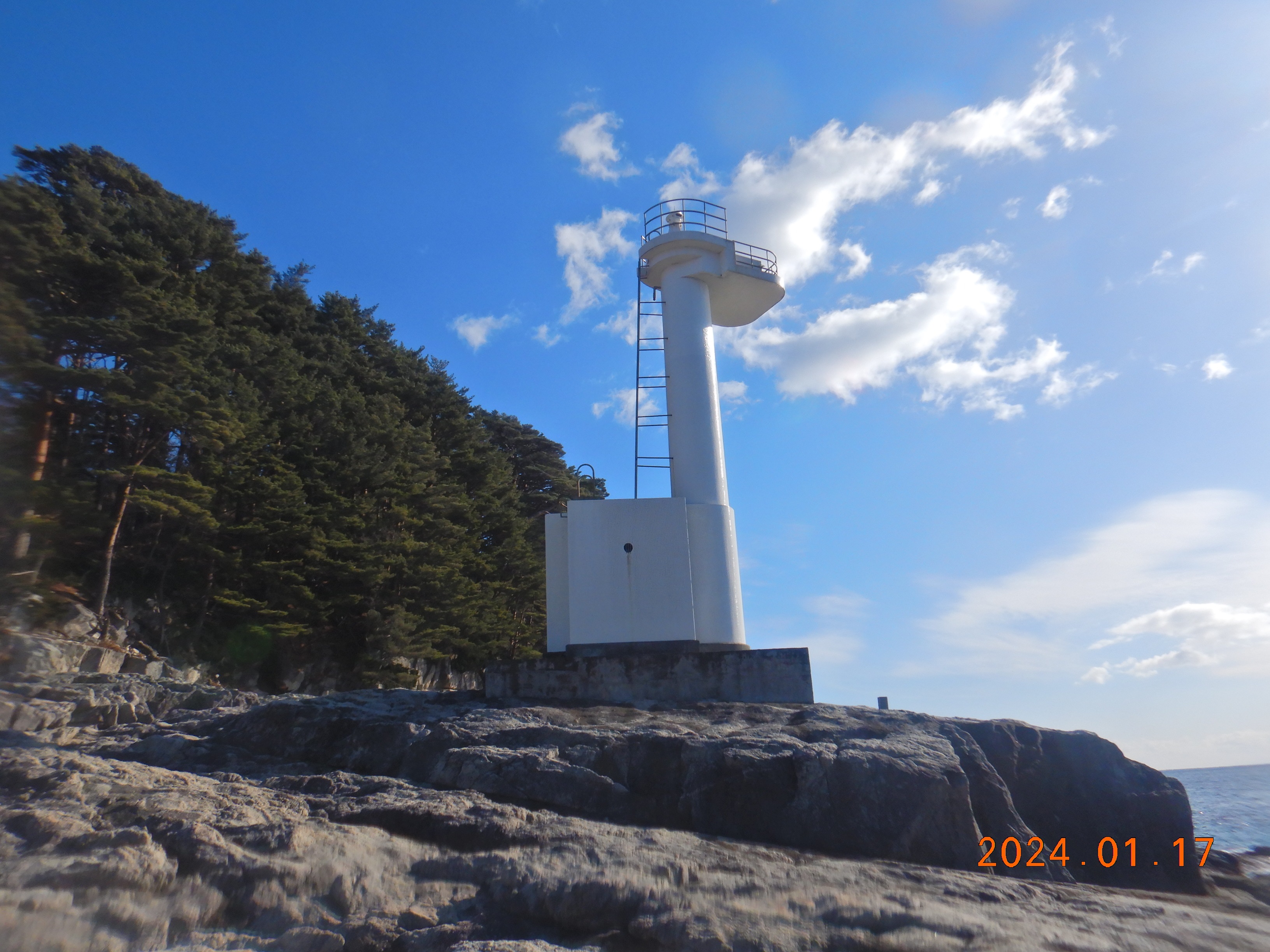 陸中船越弁天島灯台画像