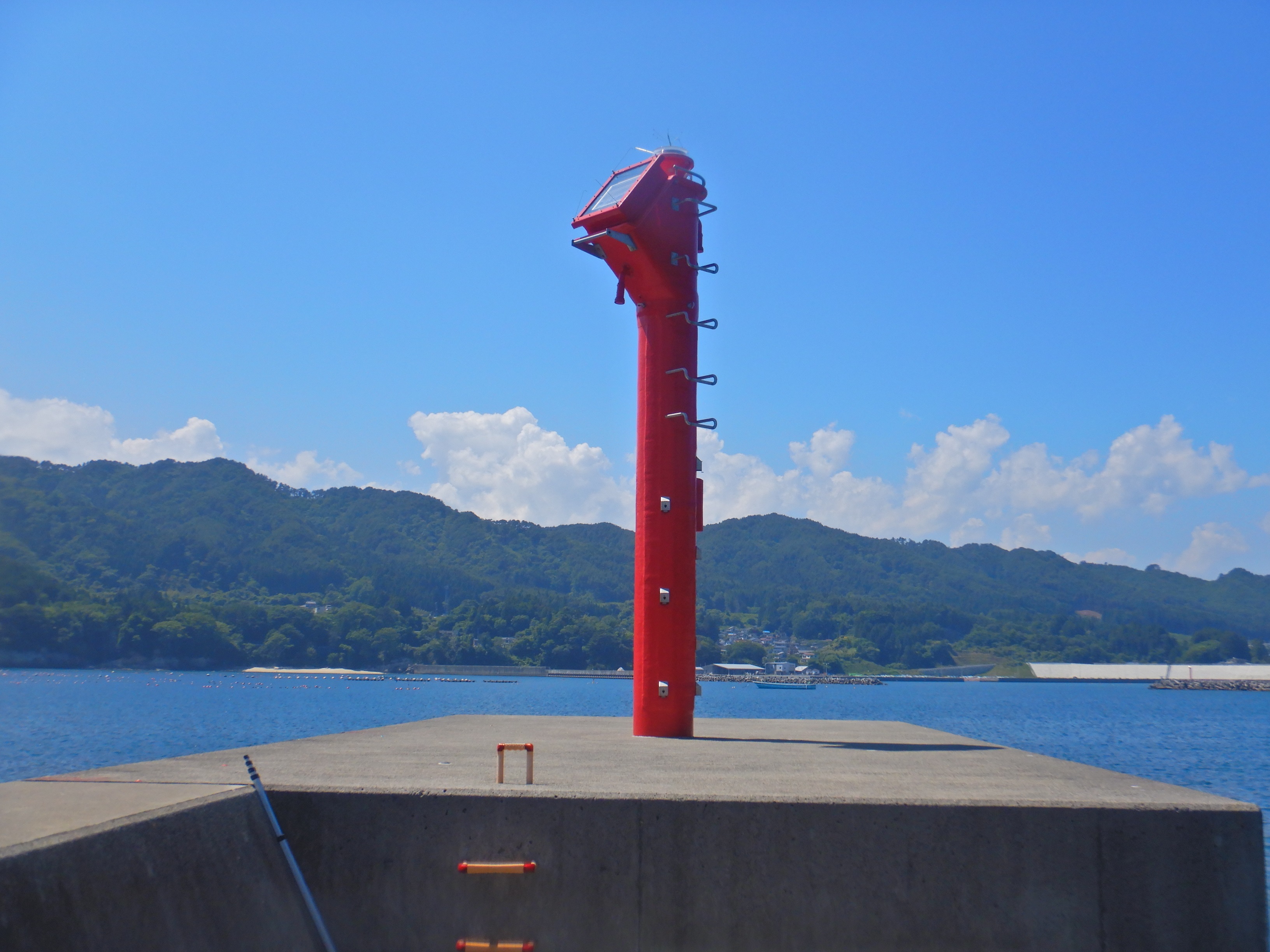陸中船越港東第一防波堤灯台画像