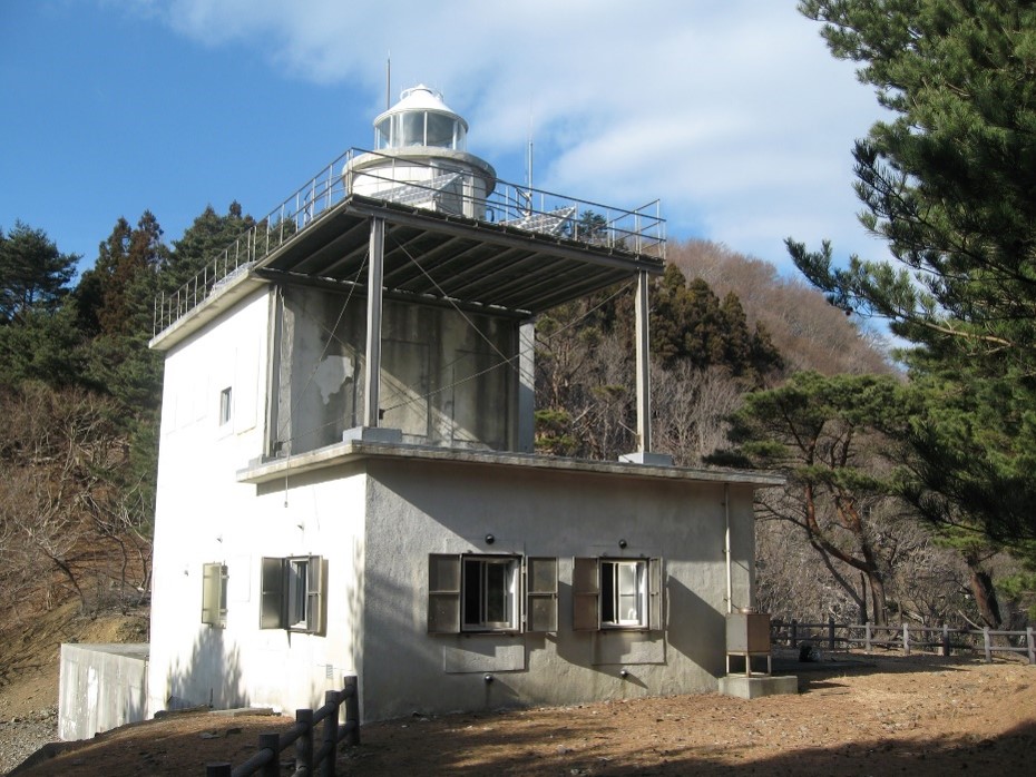 陸中尾埼灯台画像