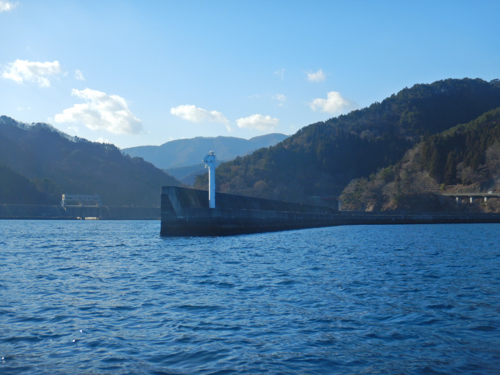 両石港西防波堤灯台画像