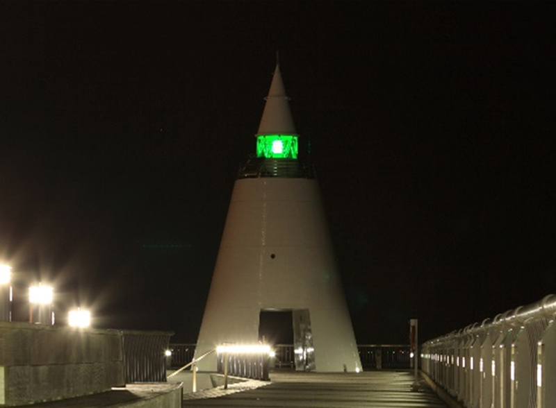 青森港北防波堤西灯台