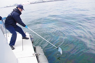 浮流油採取の画像