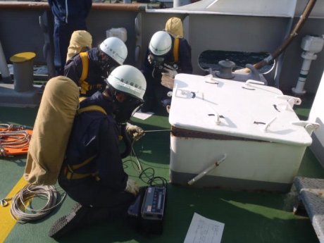 �~���P���P