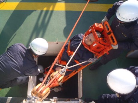 �~���P���R