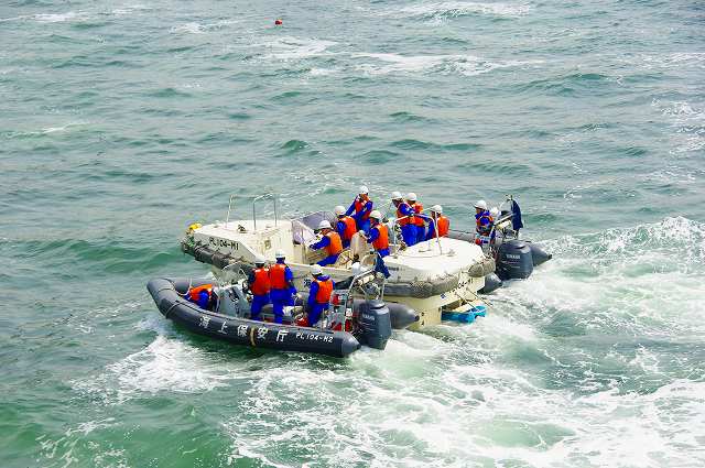 �Q�ǂ����͂��ăf�������D�������I�ɒ�D�����Ă���l�q