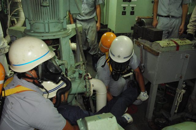 ���C�t�[���𑕒����ď��a�҂�������̗l�q