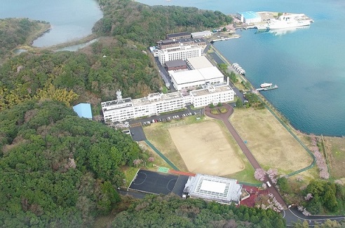 �C��ۈ��w�Z�̑S�i�q��ʐ^