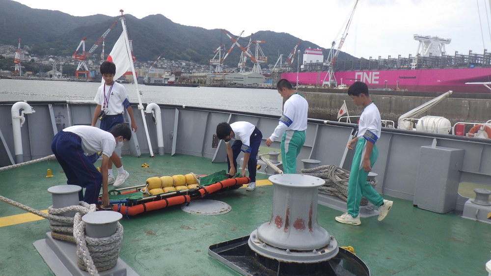 負傷者救出訓練の様子