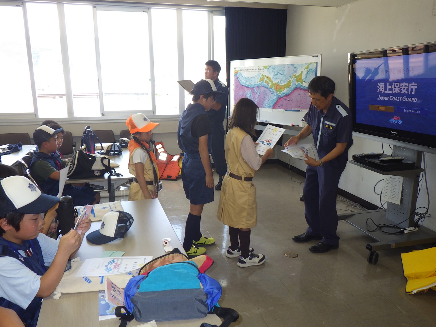 修了証の贈呈の様子