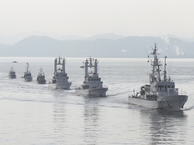 �����D���A�Ȃ��čq�C����l�q