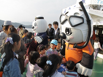 ���݂܂�Ƃ��[�݂񂪑吨�̎q�������ƌ𗬂��Ă���l�q