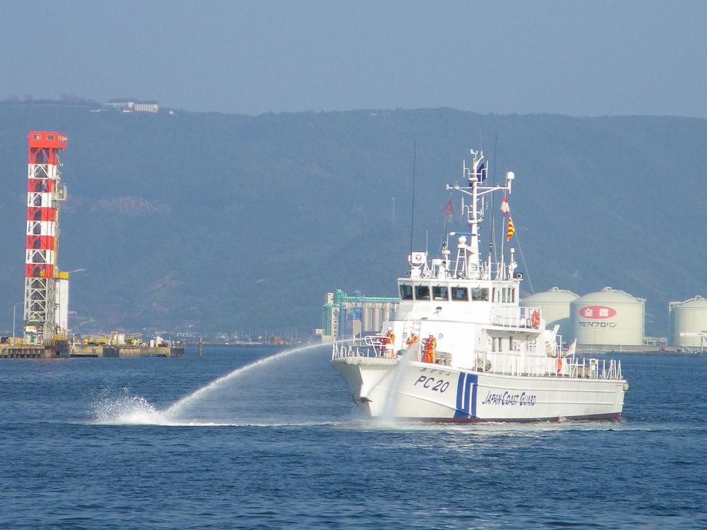 �D�����΋y�ъC�㗬�o���h���P���̗l�q