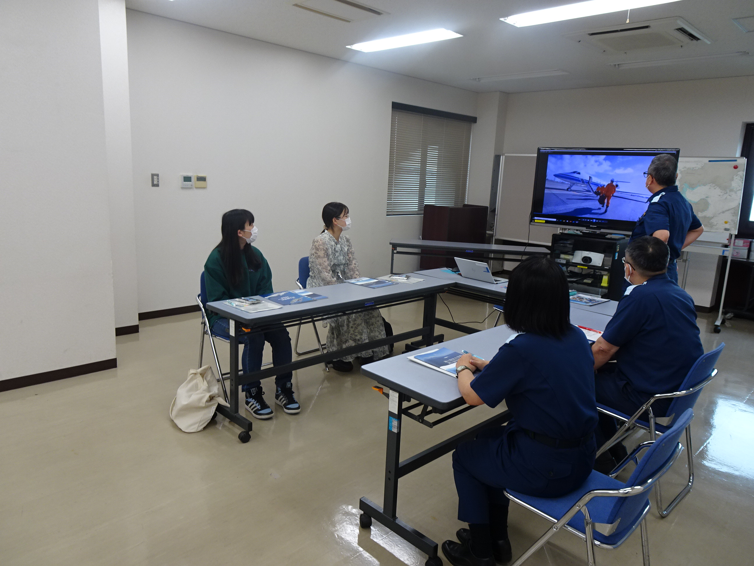 管制官についての説明の様子