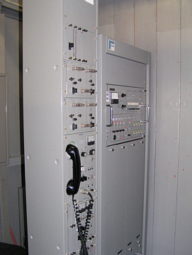 �P��������̒[�Ǒ��u�ƃ��[�_�[�r�[�R�����u�̉摜