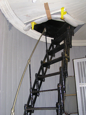 �P��������̂Q�K�ւ̊K�i�摜