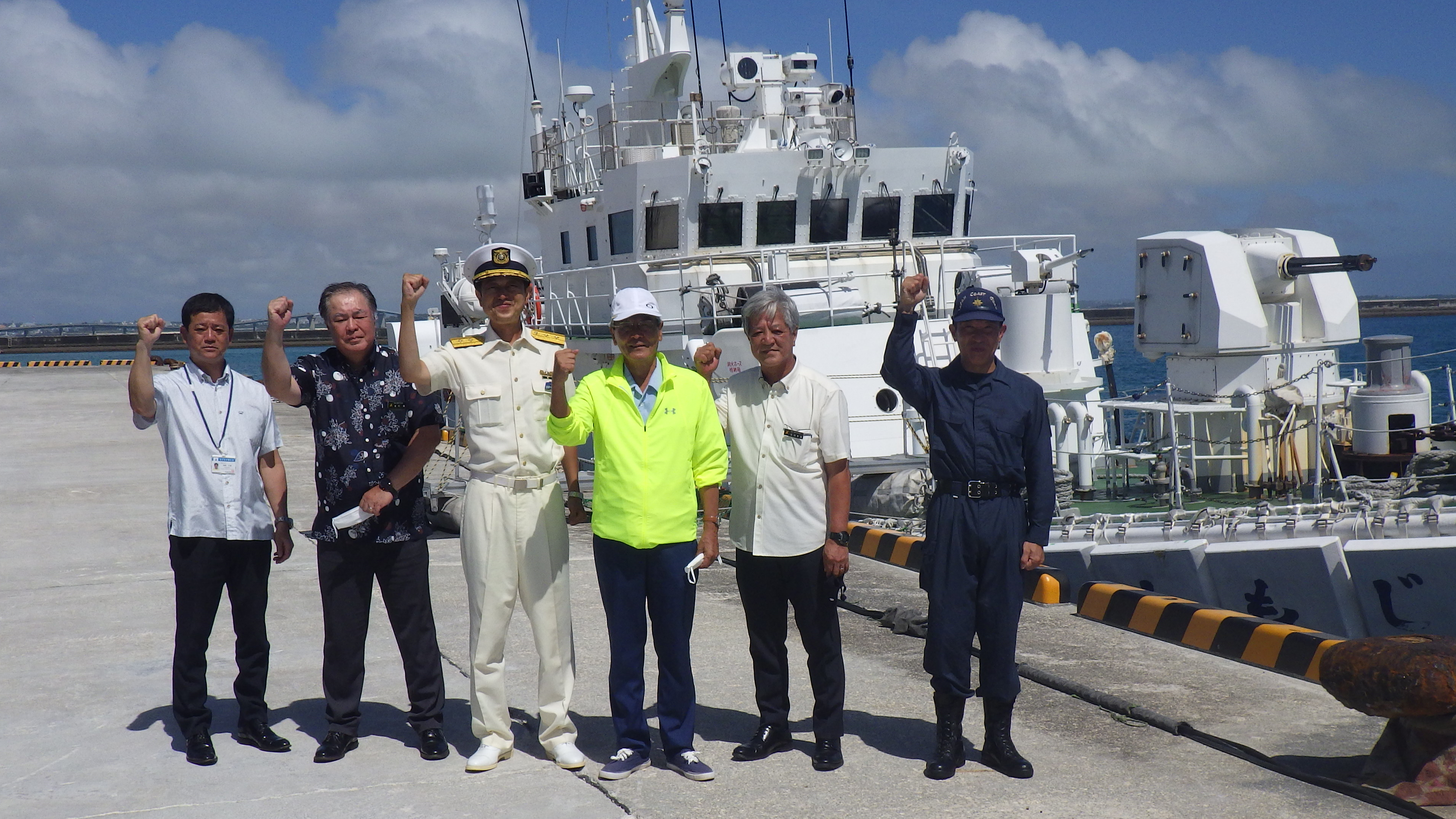 座喜味市長の視察の様子