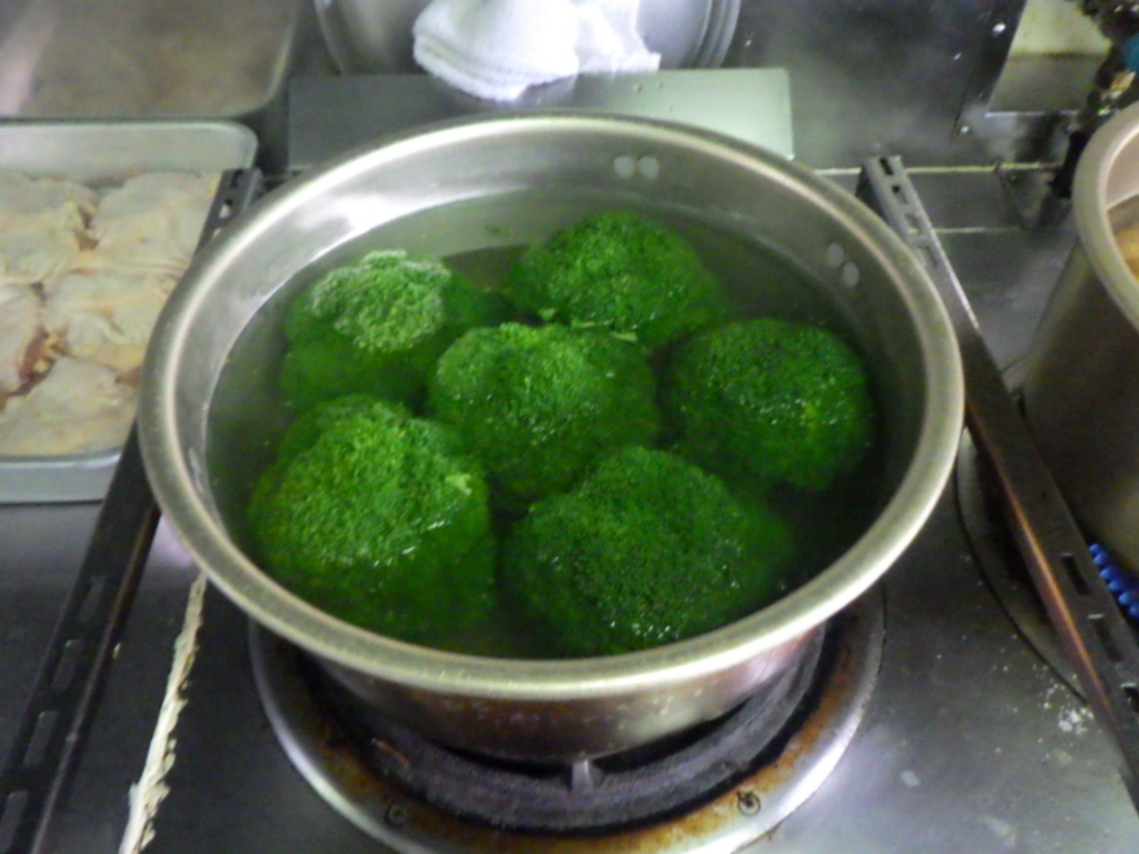 ブロッコリーの仕込み
