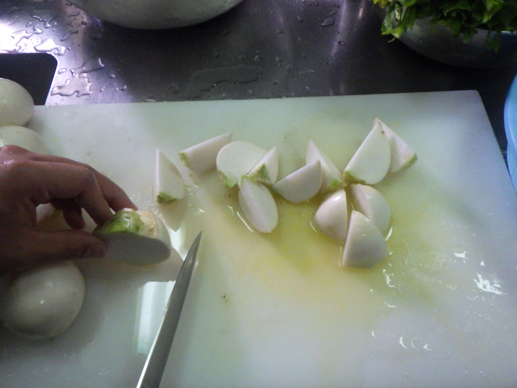 小カブとエリンギの仕込み