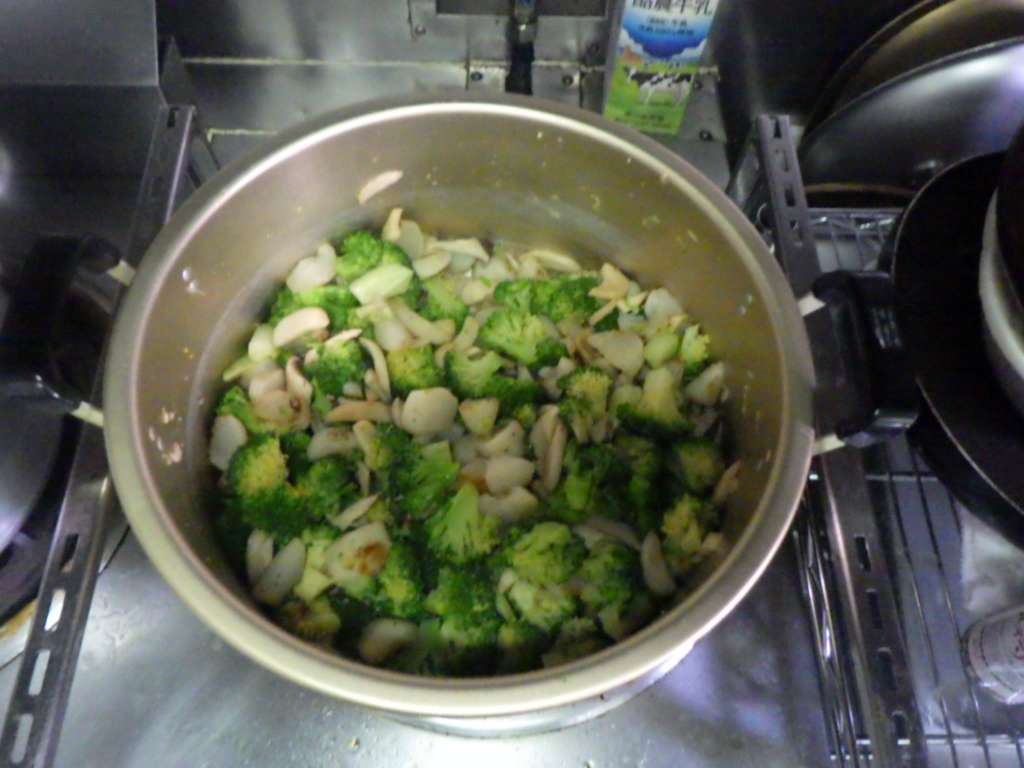 カブとブロッコリーのソテー完成