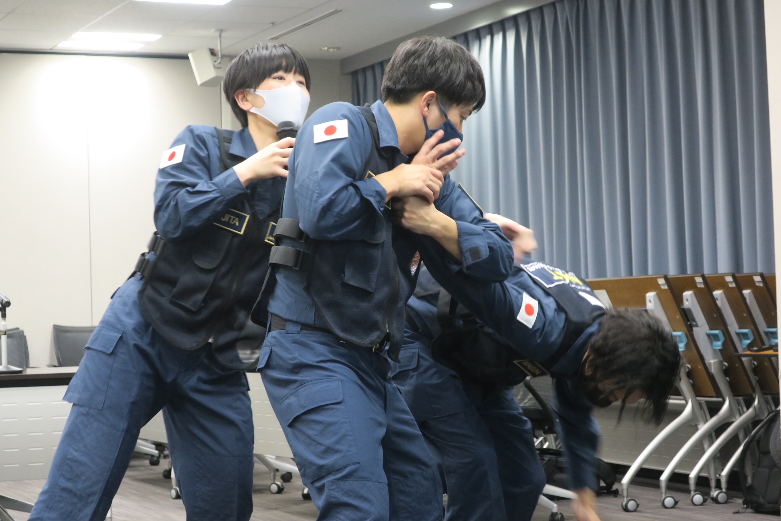 Japan Coast Guard demonstrating the Arresting Technique