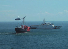 �t�B���s���R�[�X�g�K�[�h�Ƃ̘A�g�P��