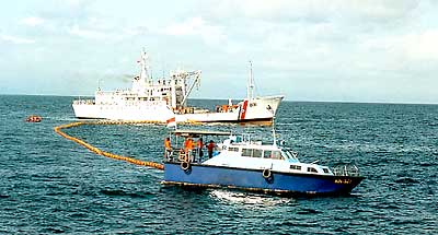 �I�C���t�F���X�W���P���̕��i