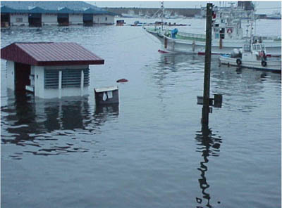 �Ôg�ɂ�萅�v�����ݕǁi����15�N�\�����n�k�j