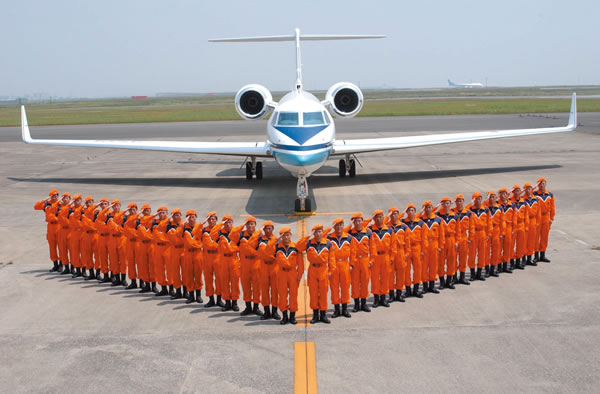 ����~���