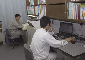 �������i���K���j 