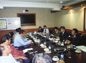 �C���ۈ�������c�Ƃ̋Ɩ��ō���