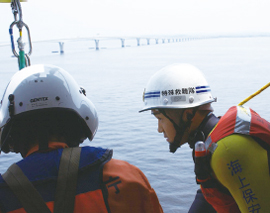 ����~���