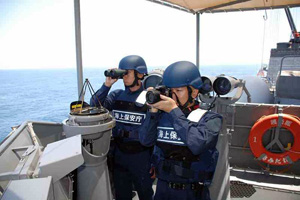 護衛艦に同乗している「ソマリア周辺海域派遣捜査隊」