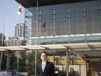 ���t���[�����Ȓ��ւ̏o���E��