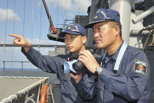 ��q�͂ɓ��悵�Ă���C��ۈ���