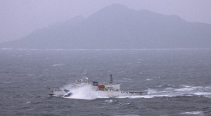 �r�V�̒��A���ޓ����ӊC��ŊĎ��x���ɏ]�����鏄���D