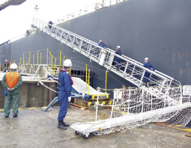 ���`���̗������s���C��ۈ���